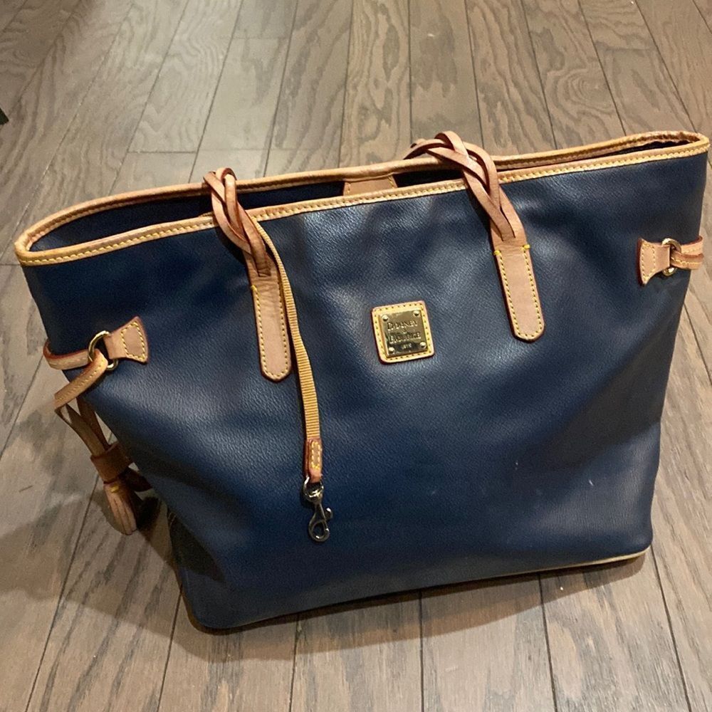 Dooney & Bourke Blue navy Pebbled Leather bag